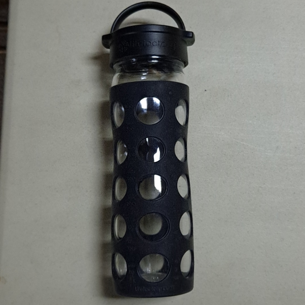 Life factory 14 oz glass water bottle